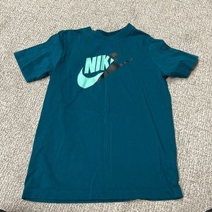 Nike boys tshirt